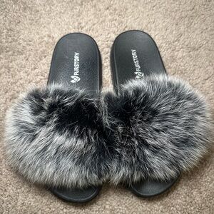 Women's Black and Gray Fur Slides